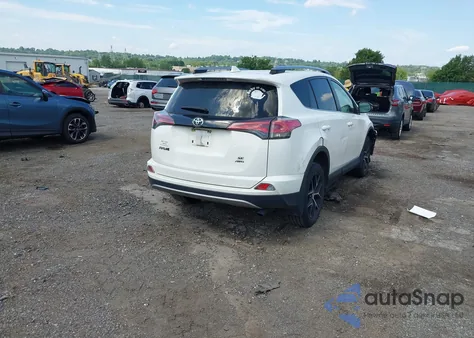 2018 Toyota Rav4 Se z USA, uszkodzony, nr VIN JTMJFREV1JJ743094